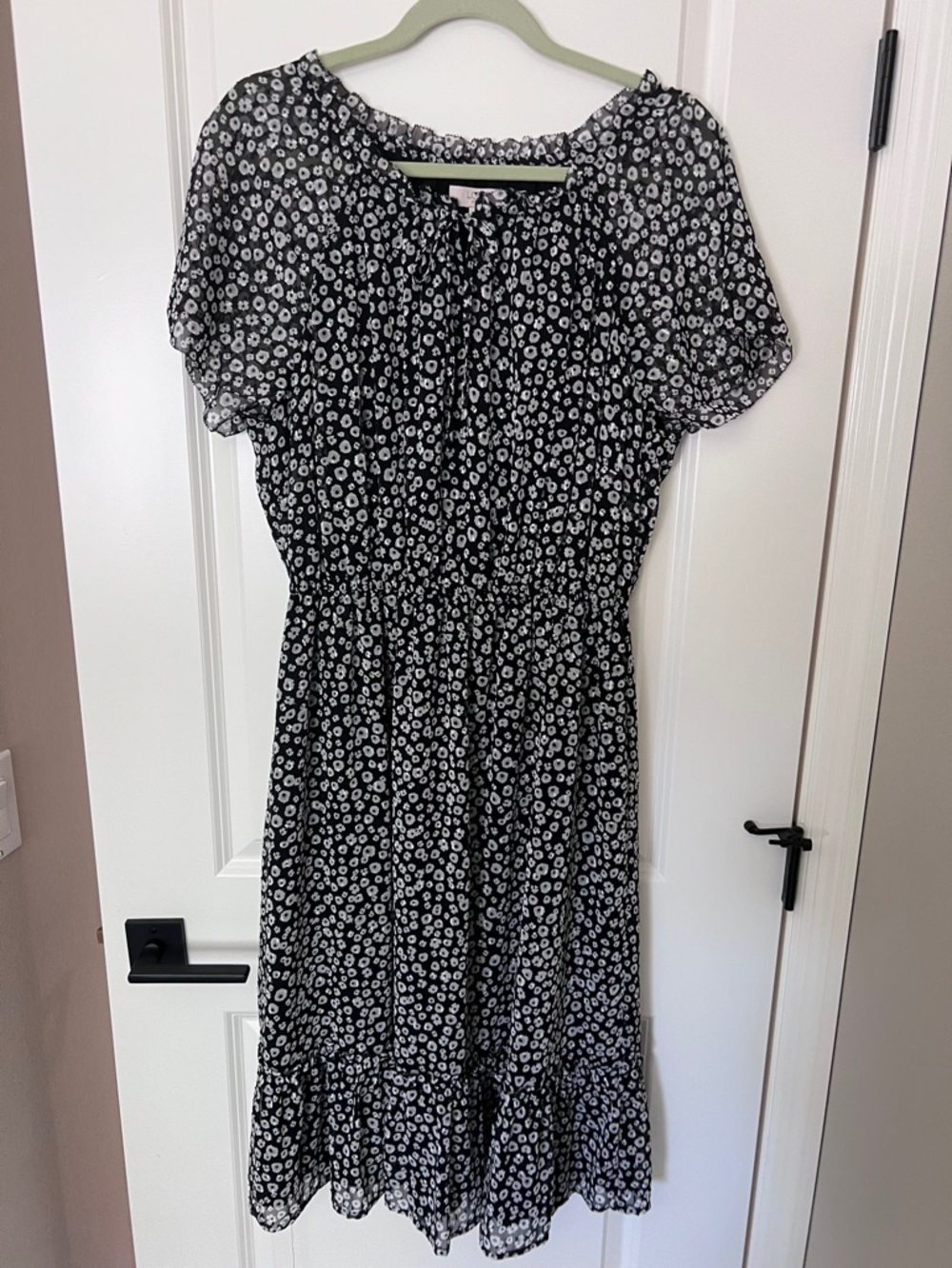 LOFT Plus Black Floral w/Gold flecks, tie neck, ruffle, midi